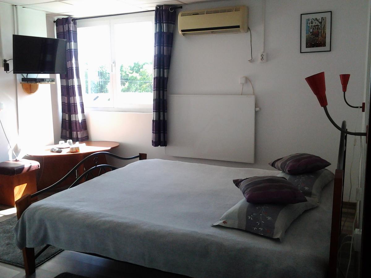 Motel Traffic Lintesti Dış mekan fotoğraf