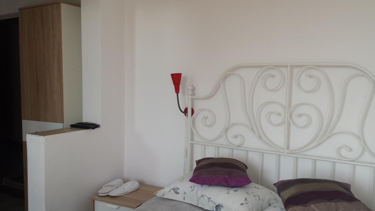 Motel Traffic Lintesti Dış mekan fotoğraf