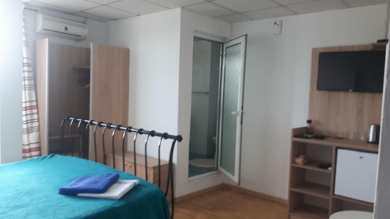 Motel Traffic Lintesti Dış mekan fotoğraf