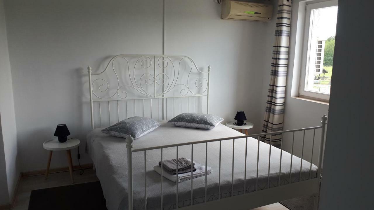 Motel Traffic Lintesti Dış mekan fotoğraf